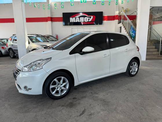 PEUGEOT 208 1.5 ALLURE 8V FLEX 4P MANUAL PEUGEOT 208 1.5 ALLURE 8V FLEX 4P MANUAL